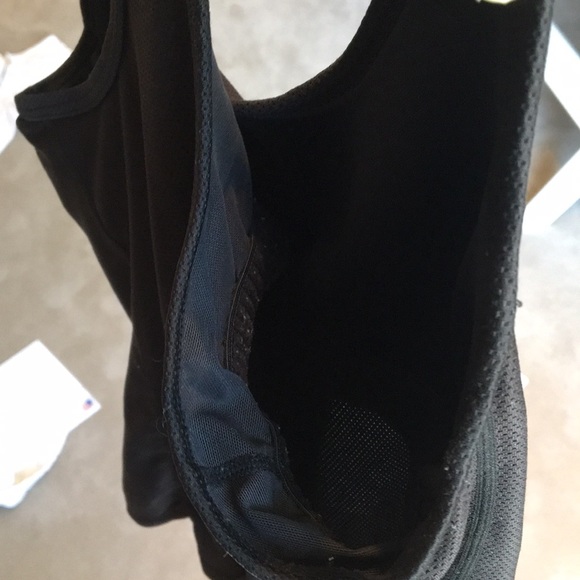 Nike Dri-Fit tank top with built in bra - Picture 4 of 5